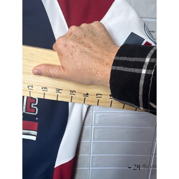 Majestic Avalanche Jersey Women’s Medium Red V-Neck Rhinestone NHL Shirt - Picture 6 of 6